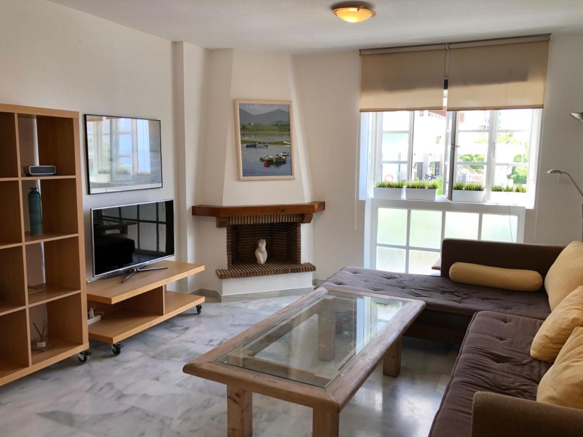 El Cortijuelo: Seaside Triplex with Rooftop Terrace Torremolinos Exterior photo